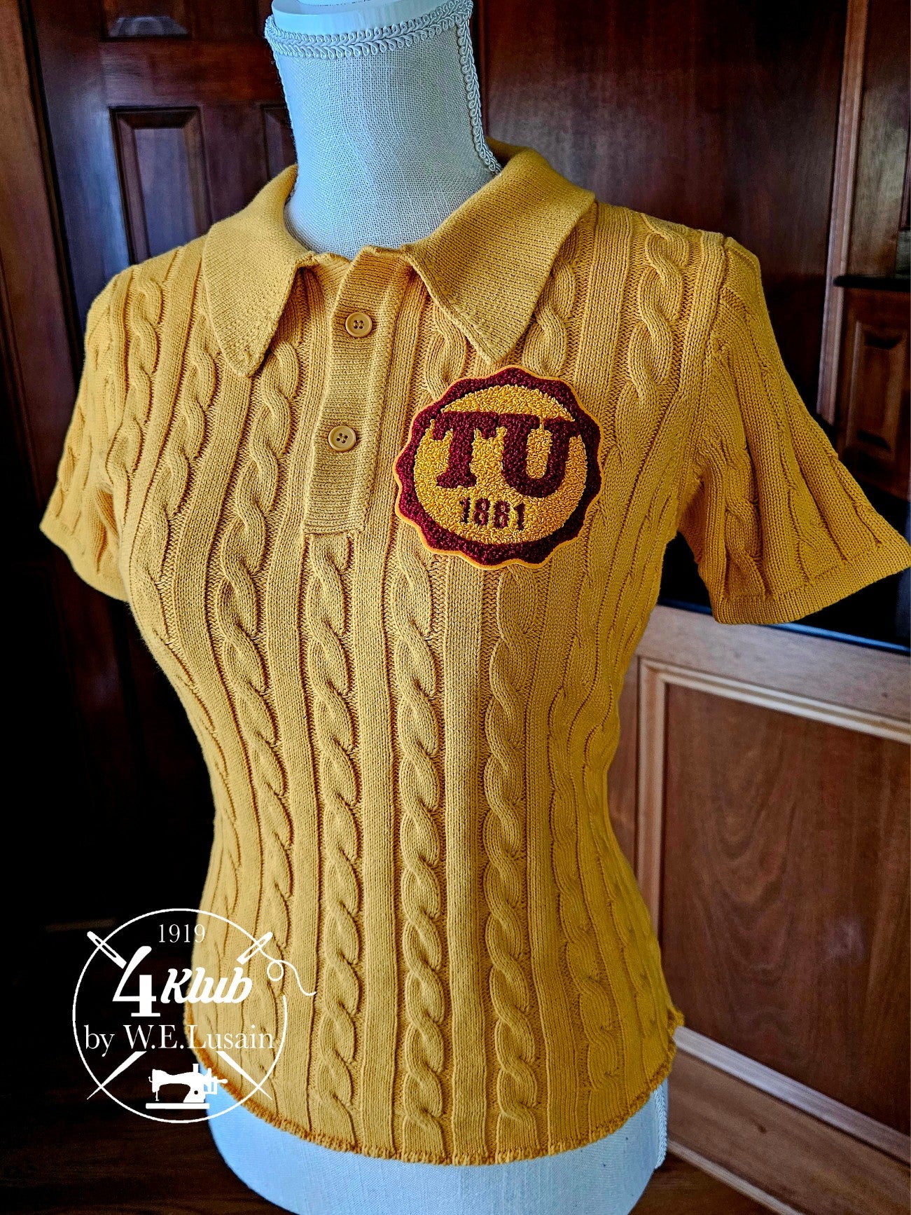 TU Womens Cable Knit
