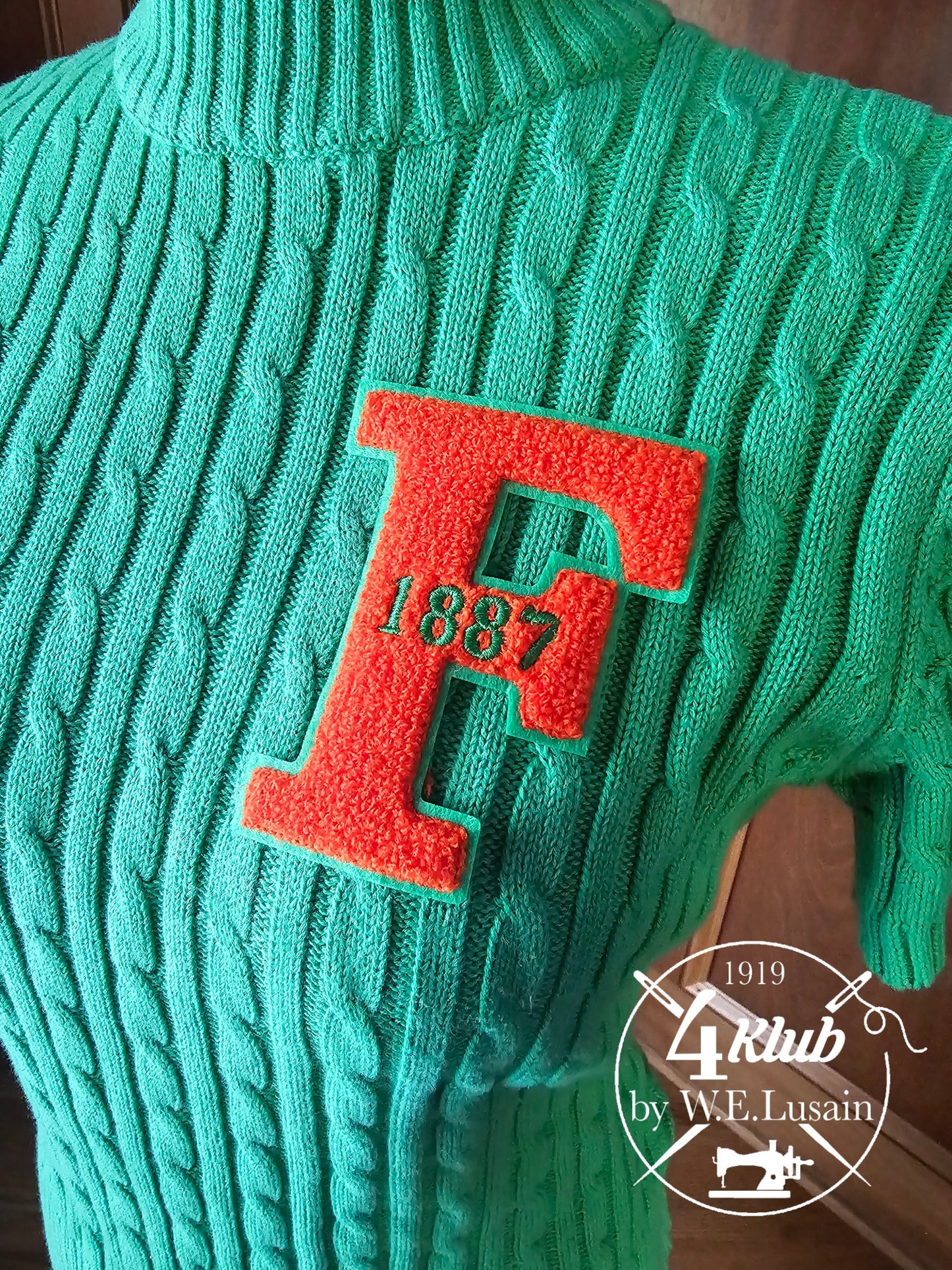 F Womens Cable Knit