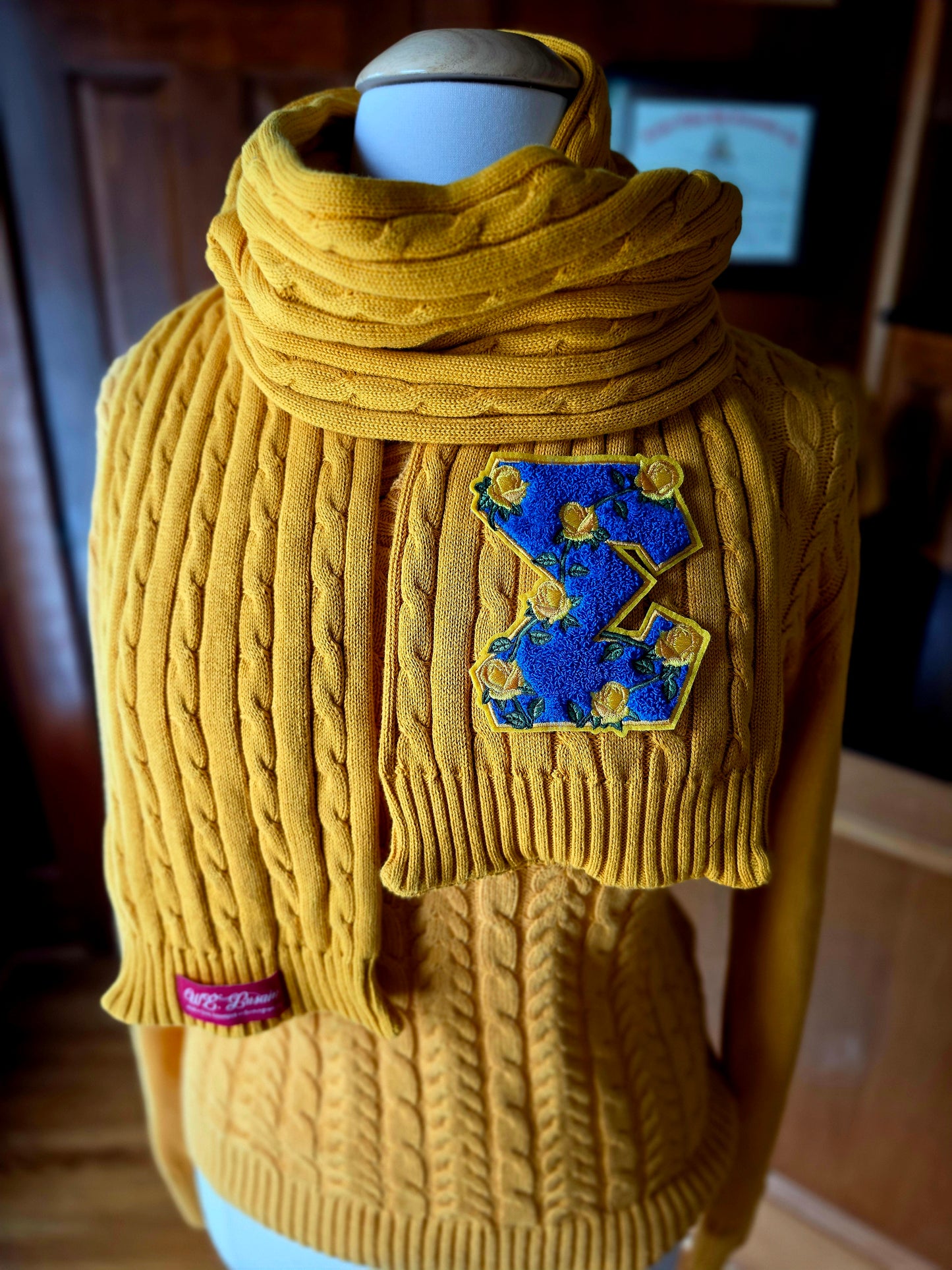 Rhoyal Scarf