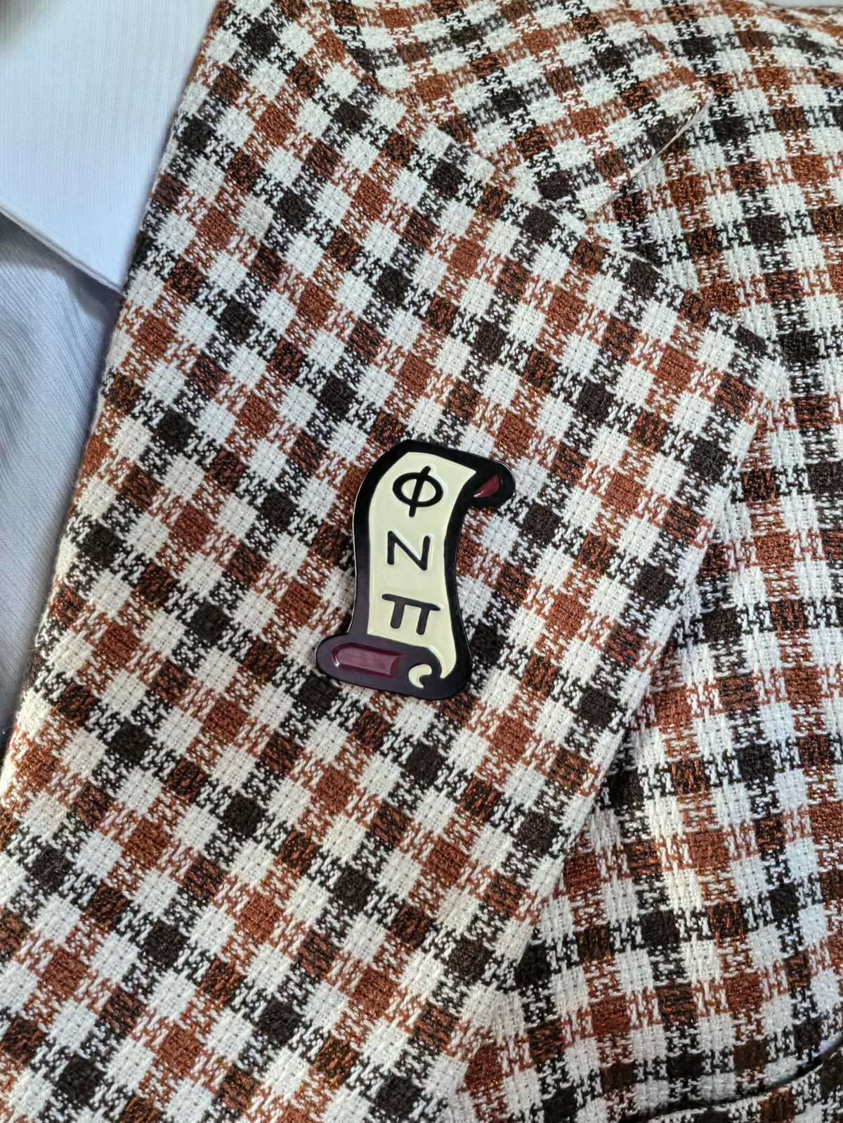 1.5" Scroll Lapel Pin