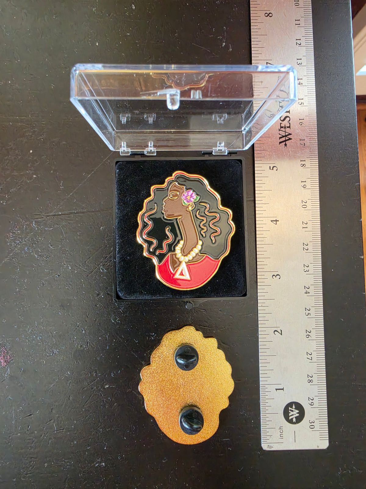 2" Diva Lapel Pin