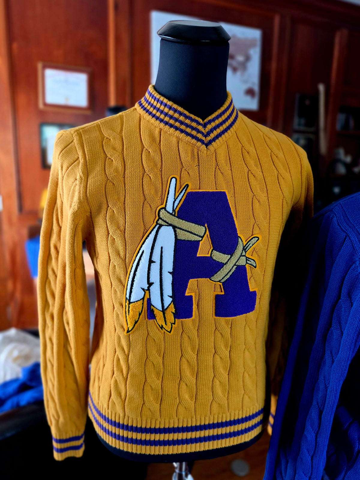 Alcorn Cable Vneck 2 (Unisex)