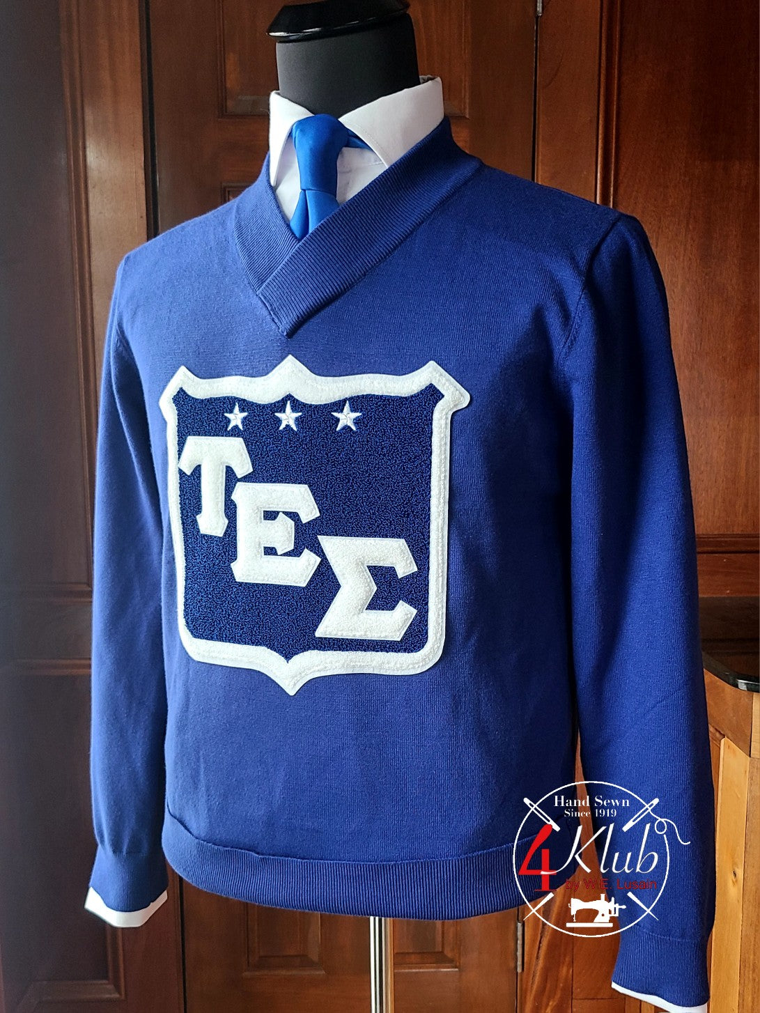 Blu Chapter V-neck